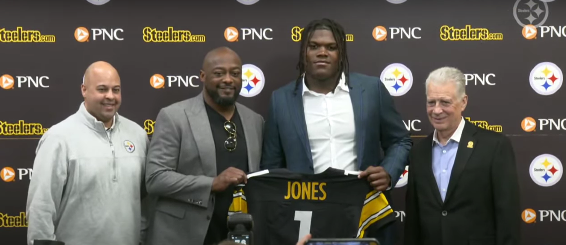 Steelers' Mike Tomlin Offers Ridiculous Response About Broderick Jones ...